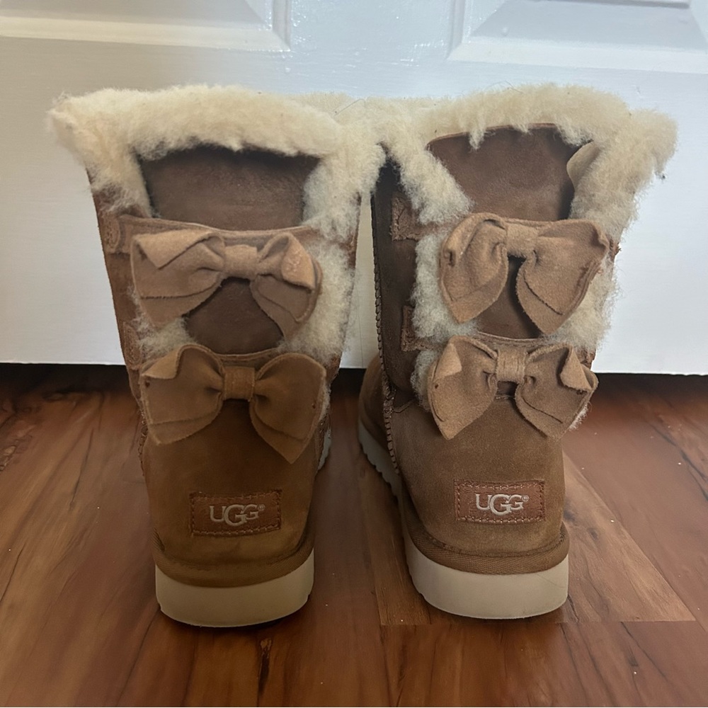 UGG Women’s Meilani Chestnut Brown Bow Boots